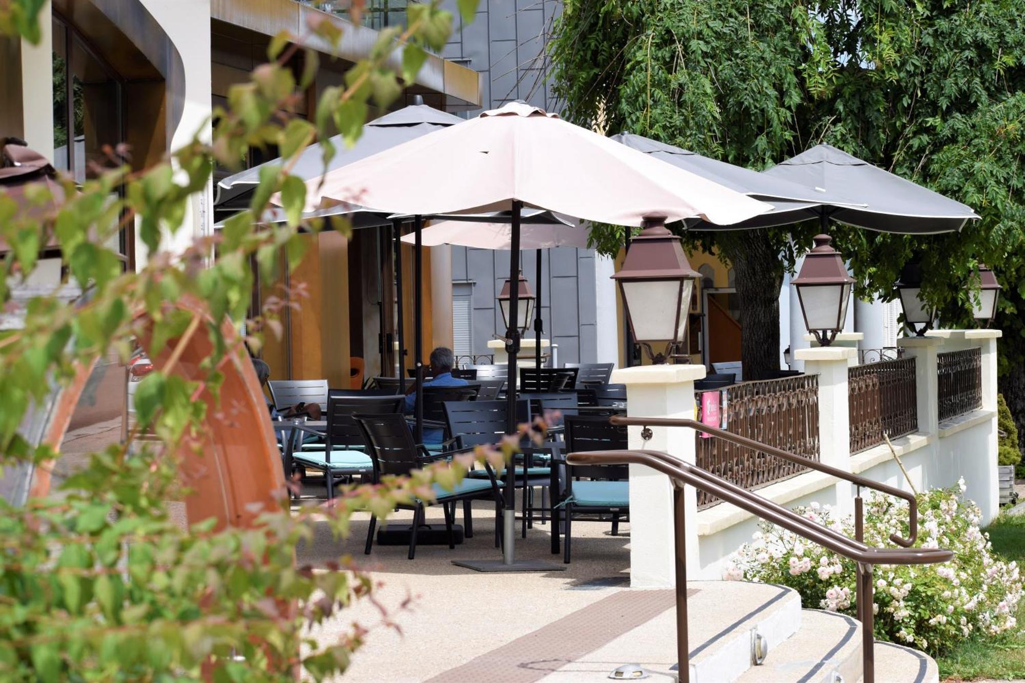 Hotel-Restaurant Le Lac Malbuisson Exterior photo
